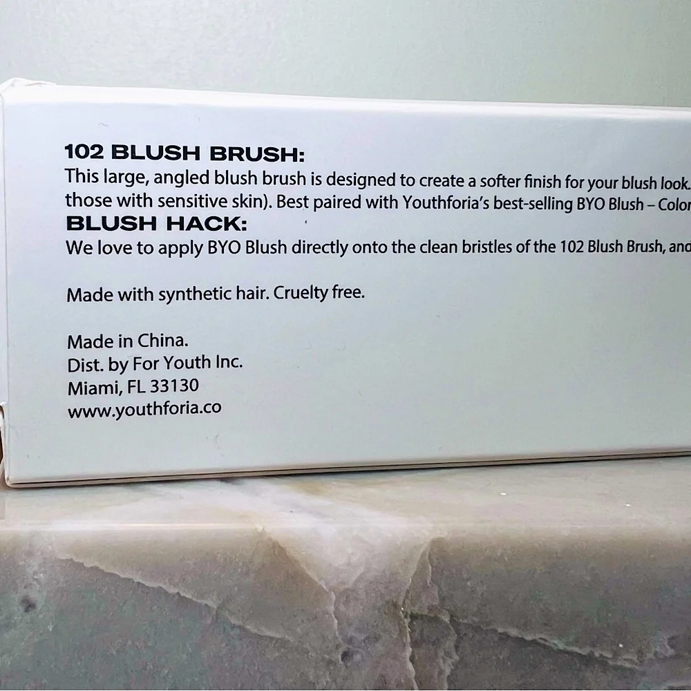 YOUTHFORIA 102 Angled Blush Brush NIB Clean Beauty Soft Synthetic Makeup Brush
